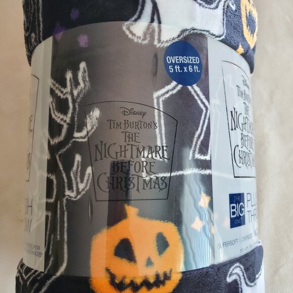The Nightmare‎ Before Christmas Oversized Big Plush Throw Blanket 5ft. x 6ft. - Picture 3 of 4